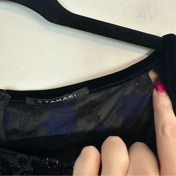 T Tahari | Blue and Black Velvet Floral Shimmery Dress Size Small - Picture 4 of 7
